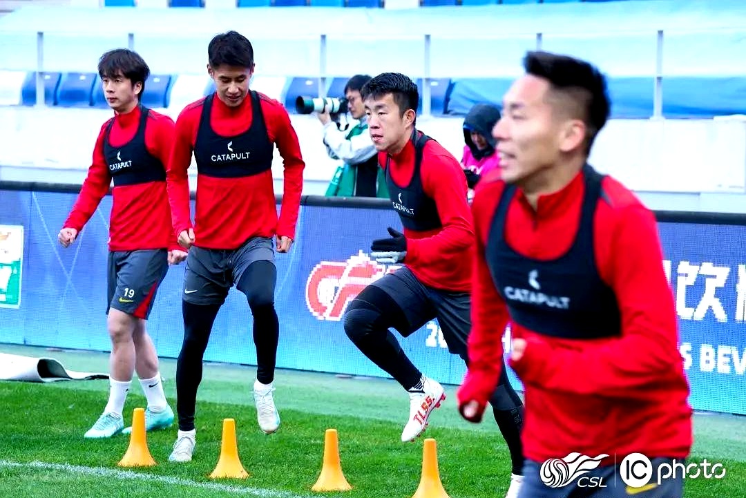开云体育中国官网-球队众将积极备战下一轮比赛