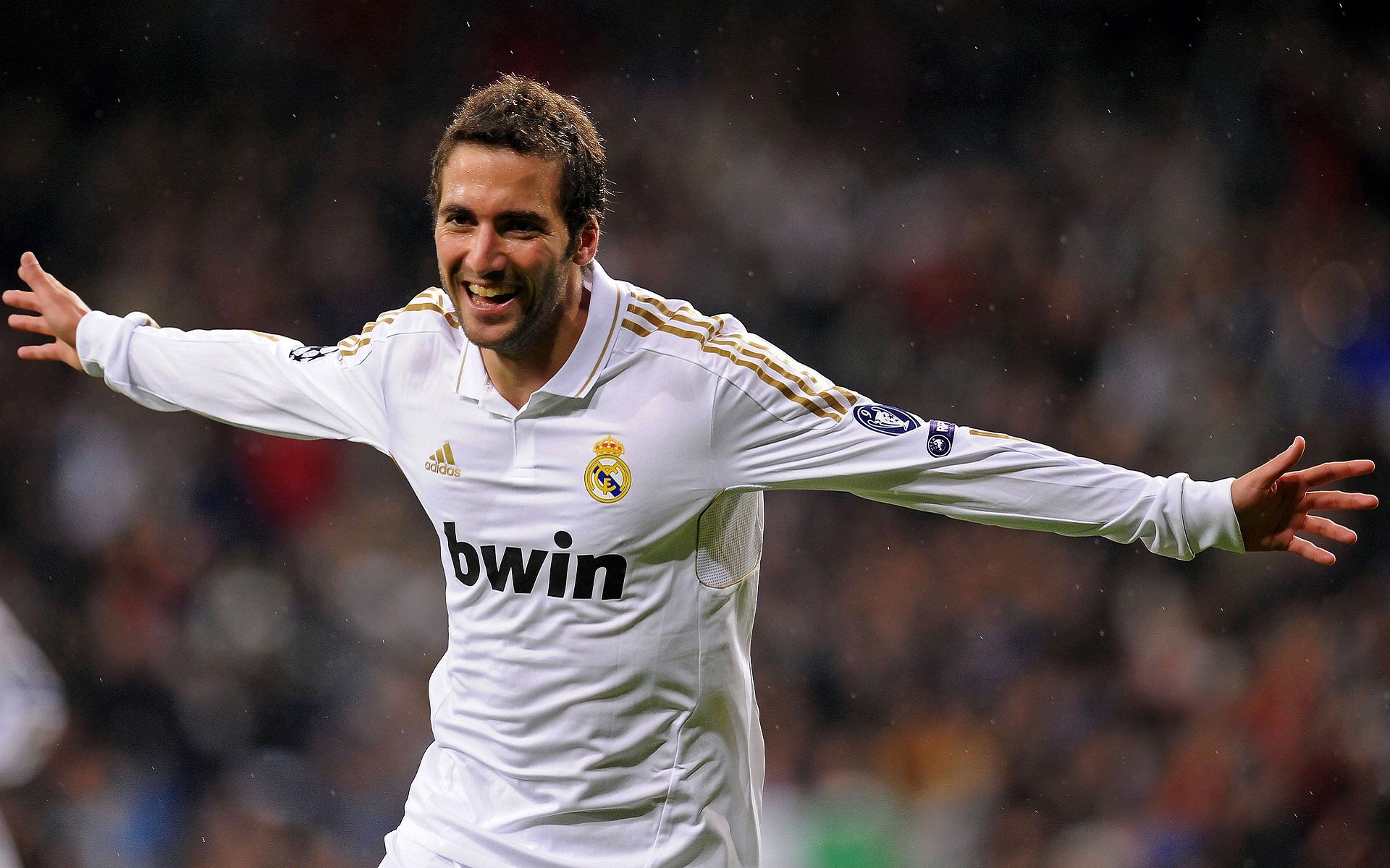 开云APP-赛道上的心跳,雷诺险胜索伯,诺里斯点燃赛场